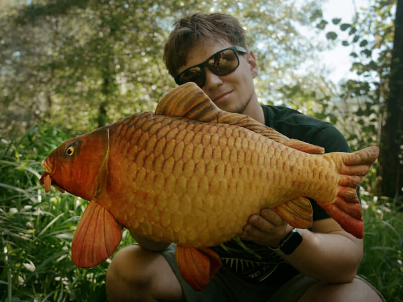 DELPHIN Plüschkarpfen Carpy 60cm