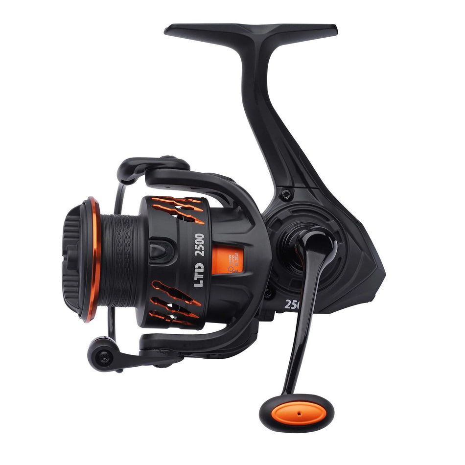 SAVAGE GEAR Orange LTD FD Spinnrolle